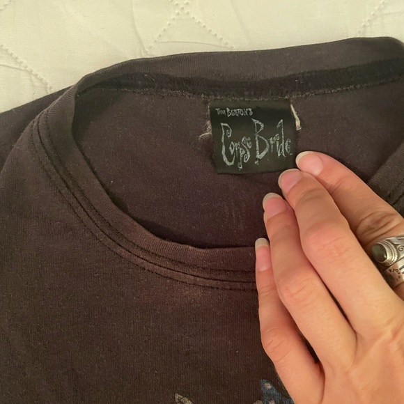 2000s Corpse Bride graphic tee - Picture 2 of 3